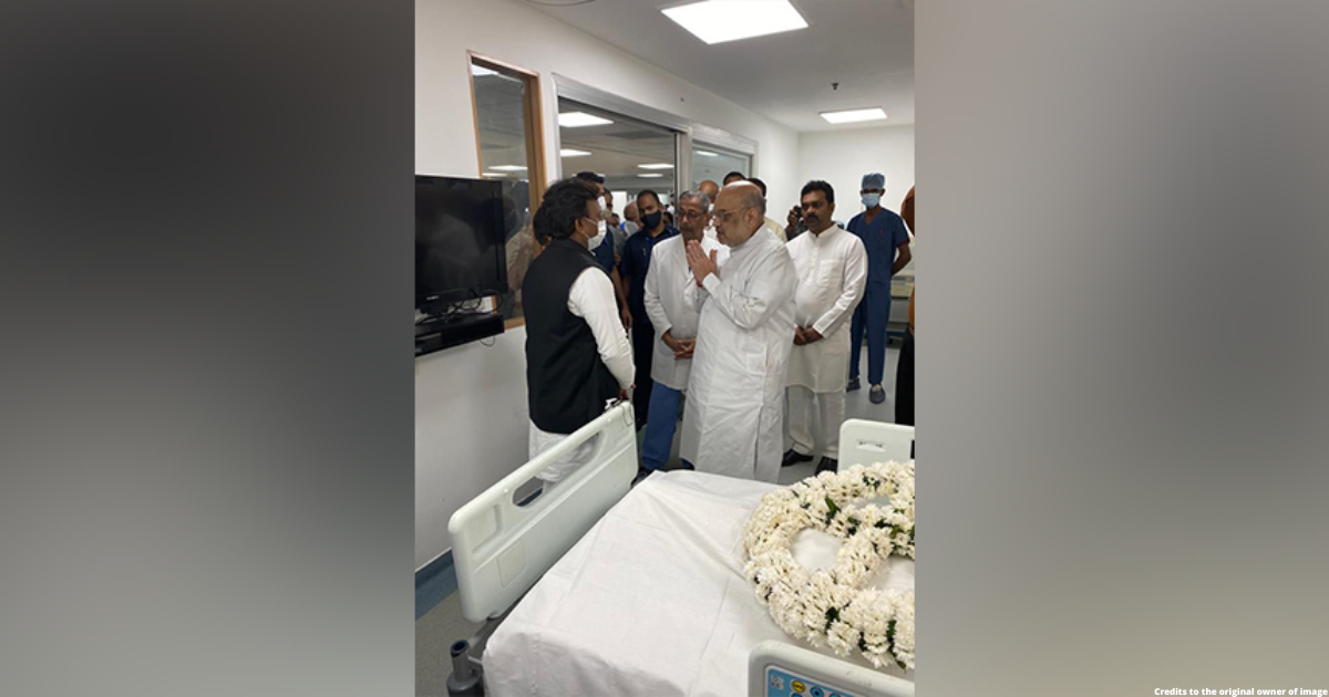 Amit Shah visits Medanta, pays tribute to Mulayam Singh Yadav